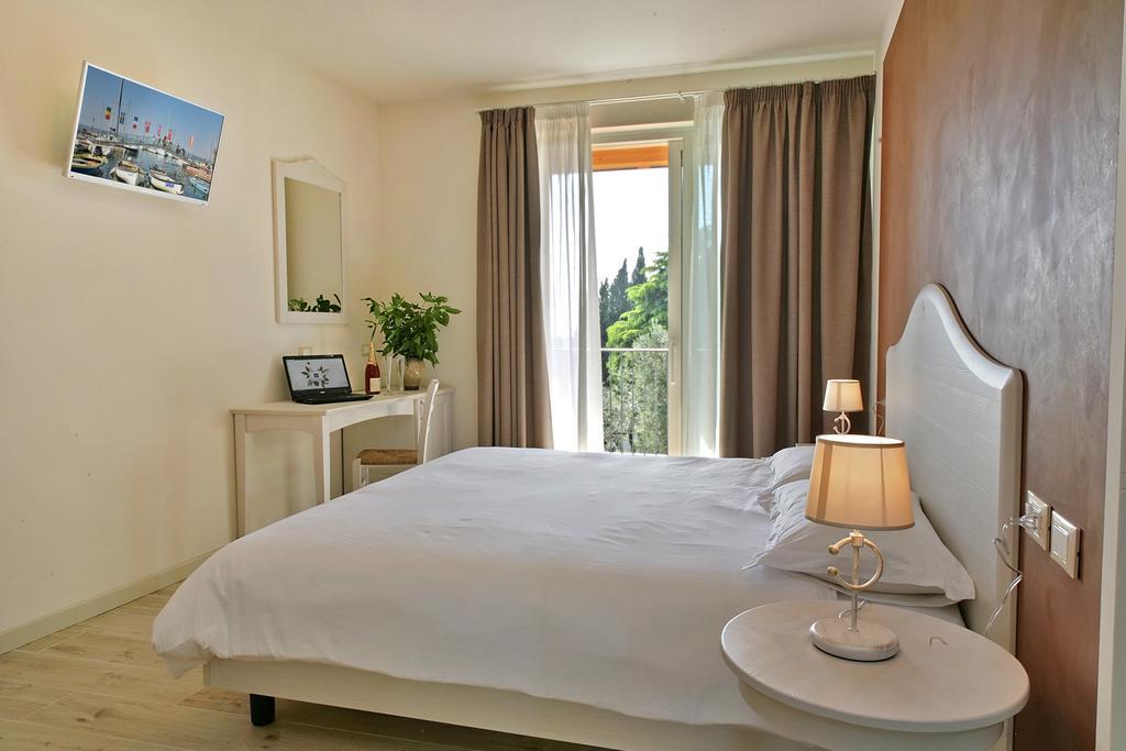 Relais Colle San Giorgio Bed & Breakfast Bardolino Oda fotoğraf